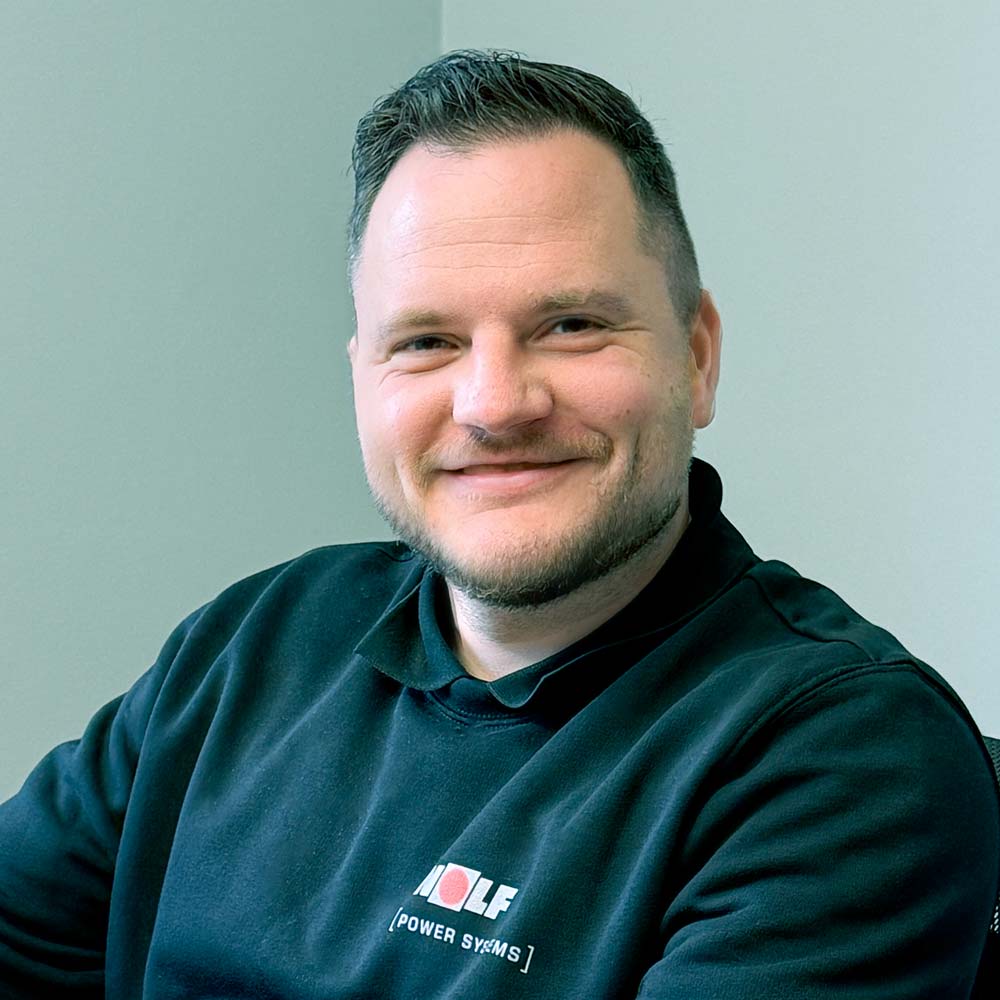 wolf-mitarbeiter-marius-loepel-newtron-vertrieb-1000px